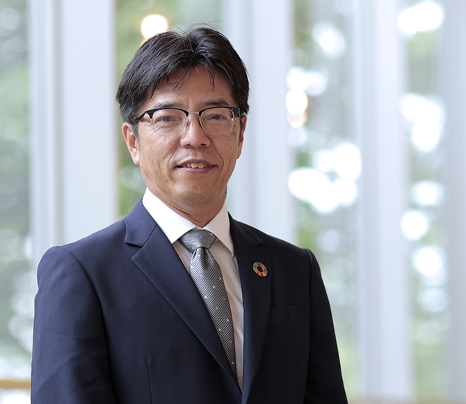 Member of the Board, Senior Corporate Officer, CAO and in Charge of Promoting Sustainability Koji　Yamamoto
